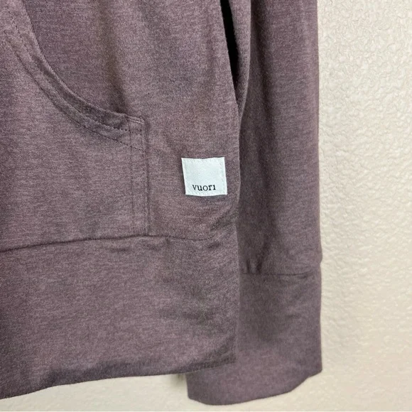 Vuori Halo Performance Hoodie - Picture 5 of 12